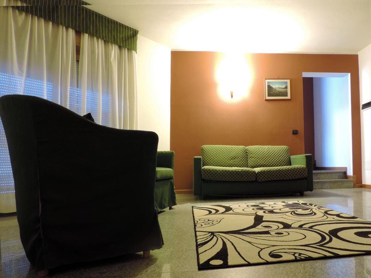 Residence Pizzo Scalino คีเอซา อิน วัลมาเลนโก ภายนอก รูปภาพ