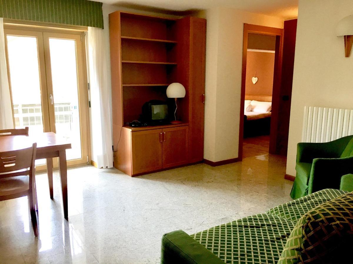 Residence Pizzo Scalino คีเอซา อิน วัลมาเลนโก ภายนอก รูปภาพ