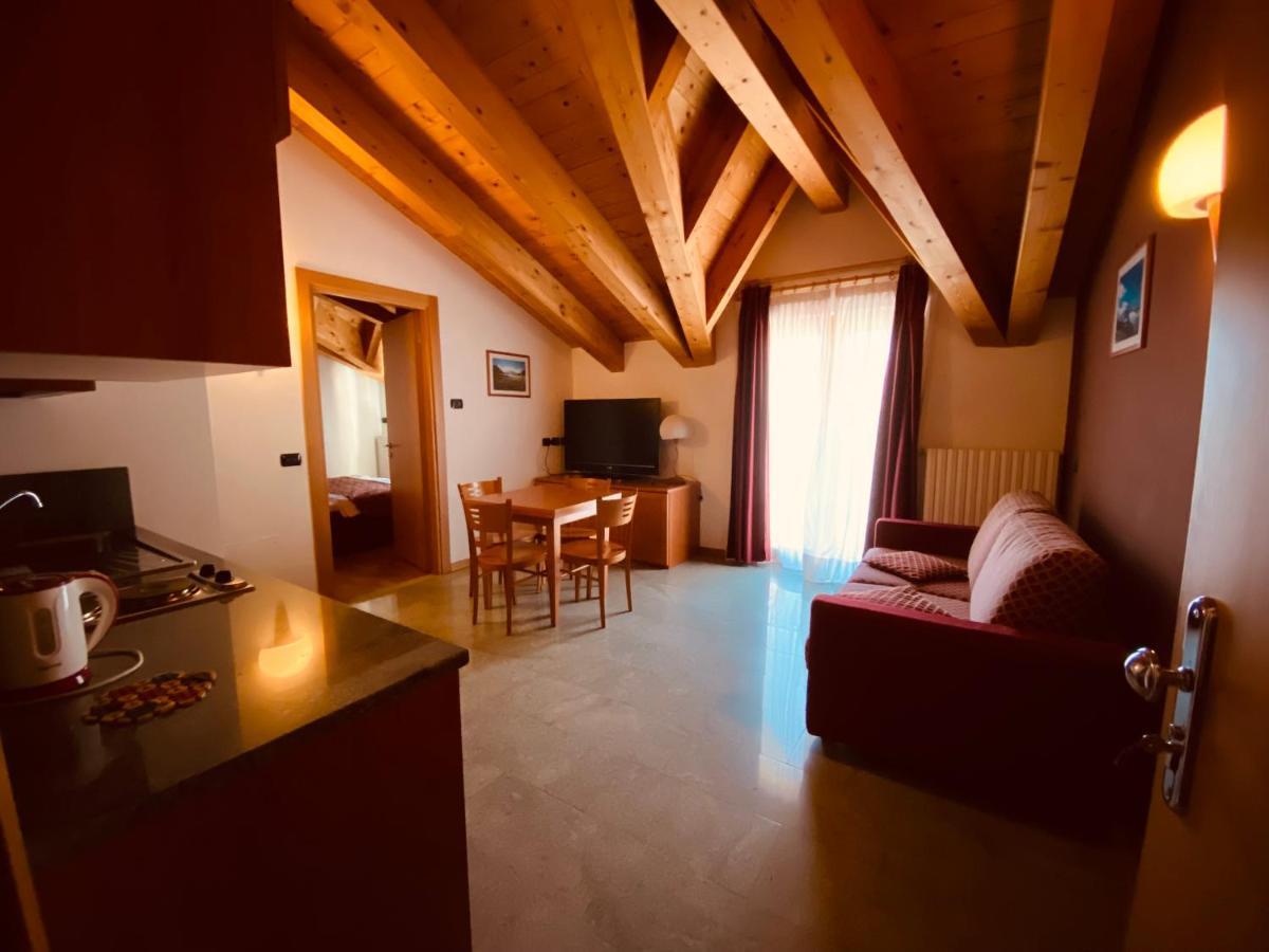 Residence Pizzo Scalino คีเอซา อิน วัลมาเลนโก ภายนอก รูปภาพ