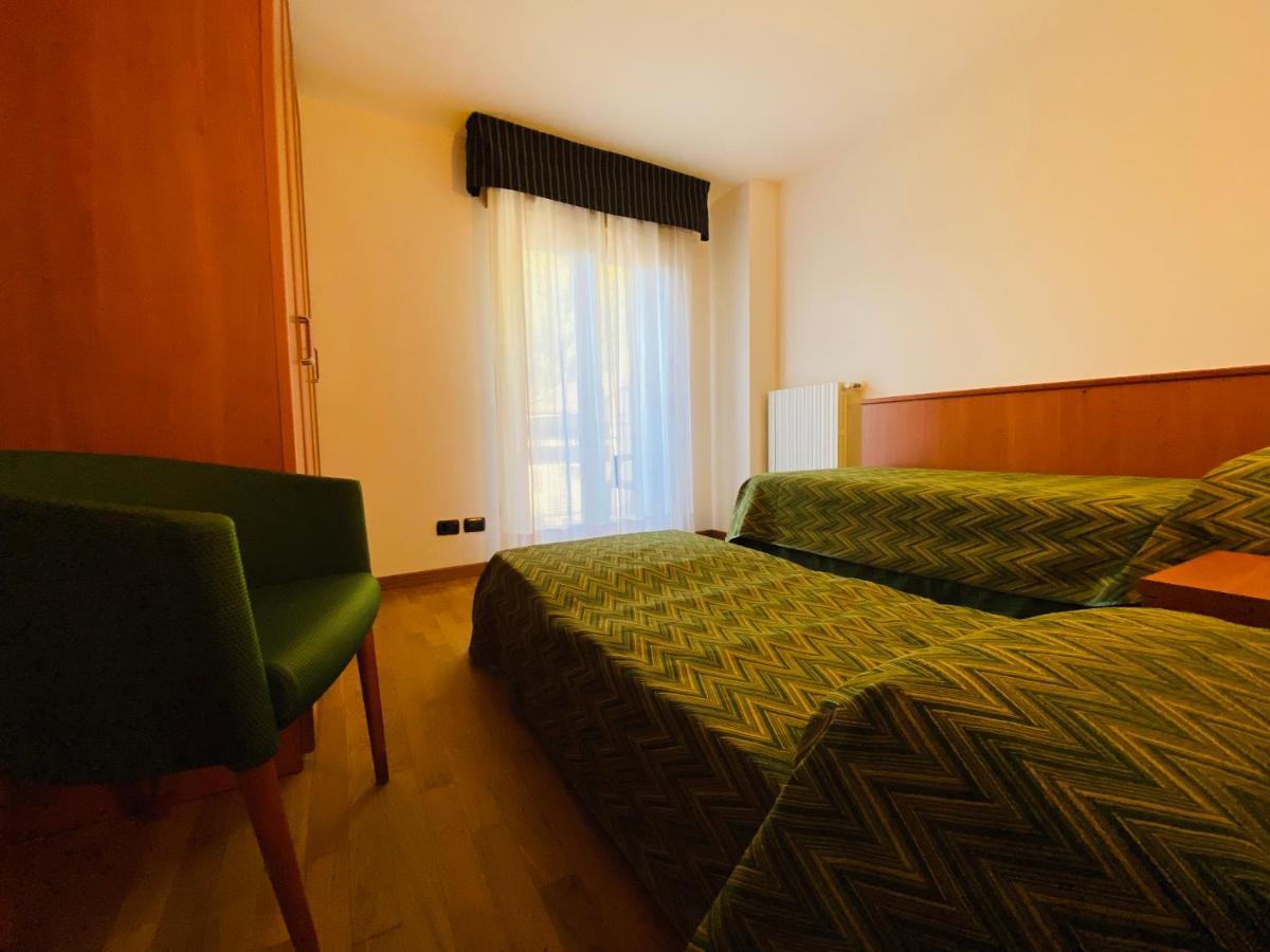 Residence Pizzo Scalino คีเอซา อิน วัลมาเลนโก ภายนอก รูปภาพ
