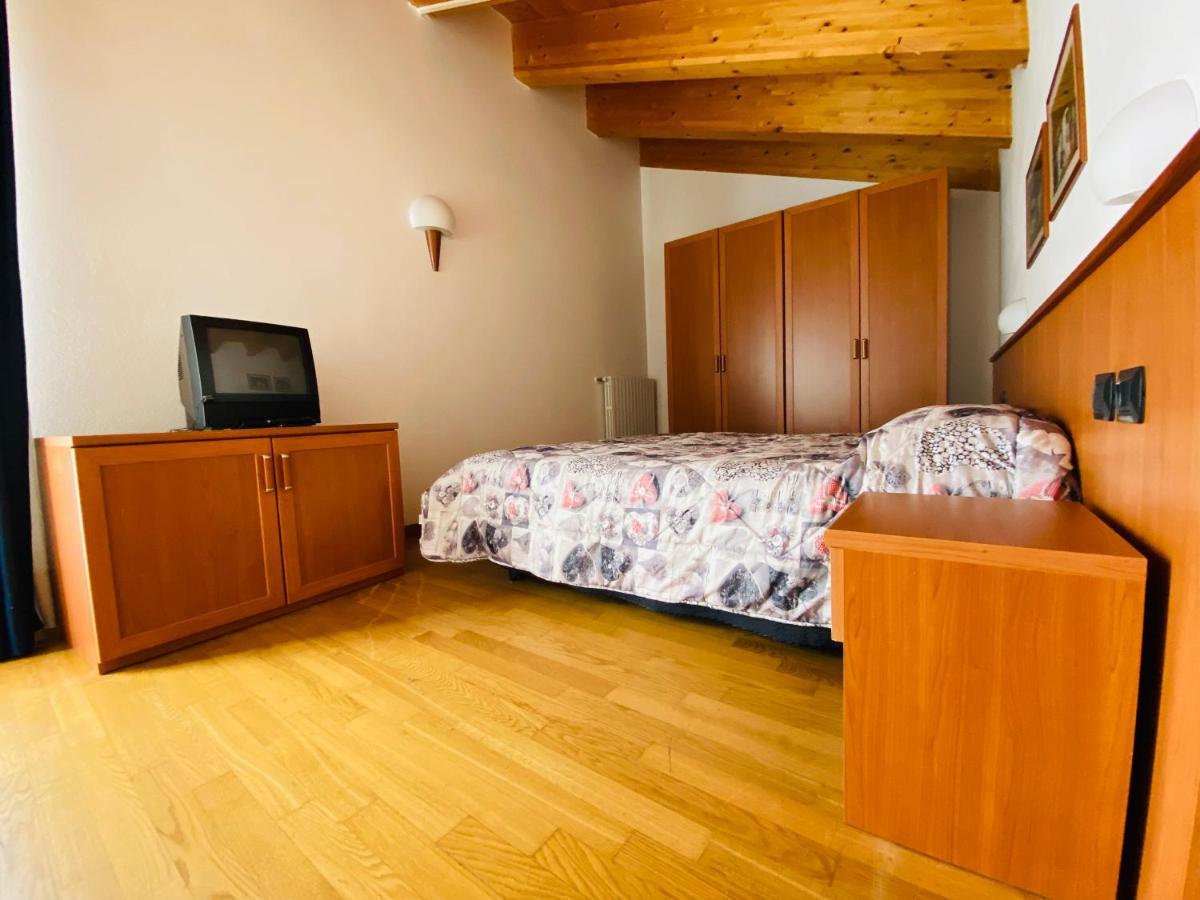 Residence Pizzo Scalino คีเอซา อิน วัลมาเลนโก ภายนอก รูปภาพ