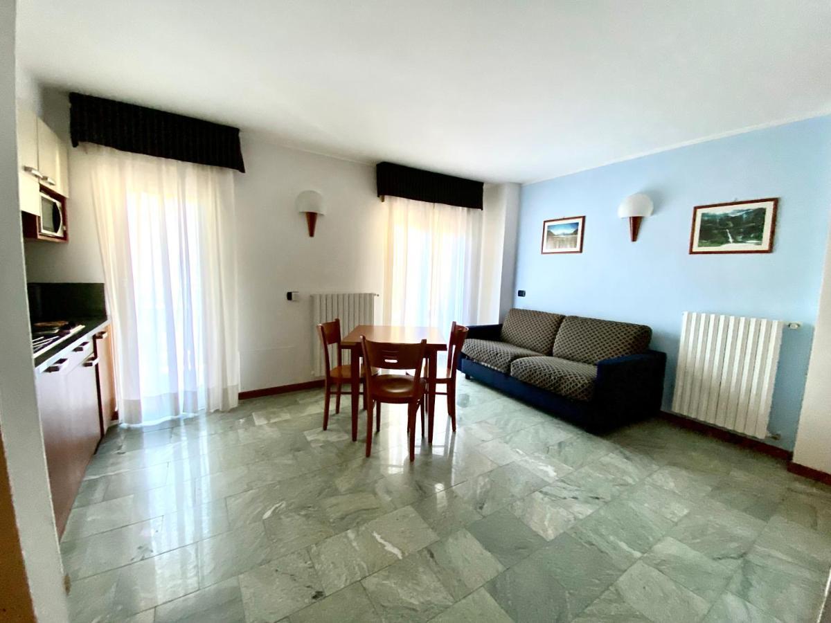 Residence Pizzo Scalino คีเอซา อิน วัลมาเลนโก ภายนอก รูปภาพ