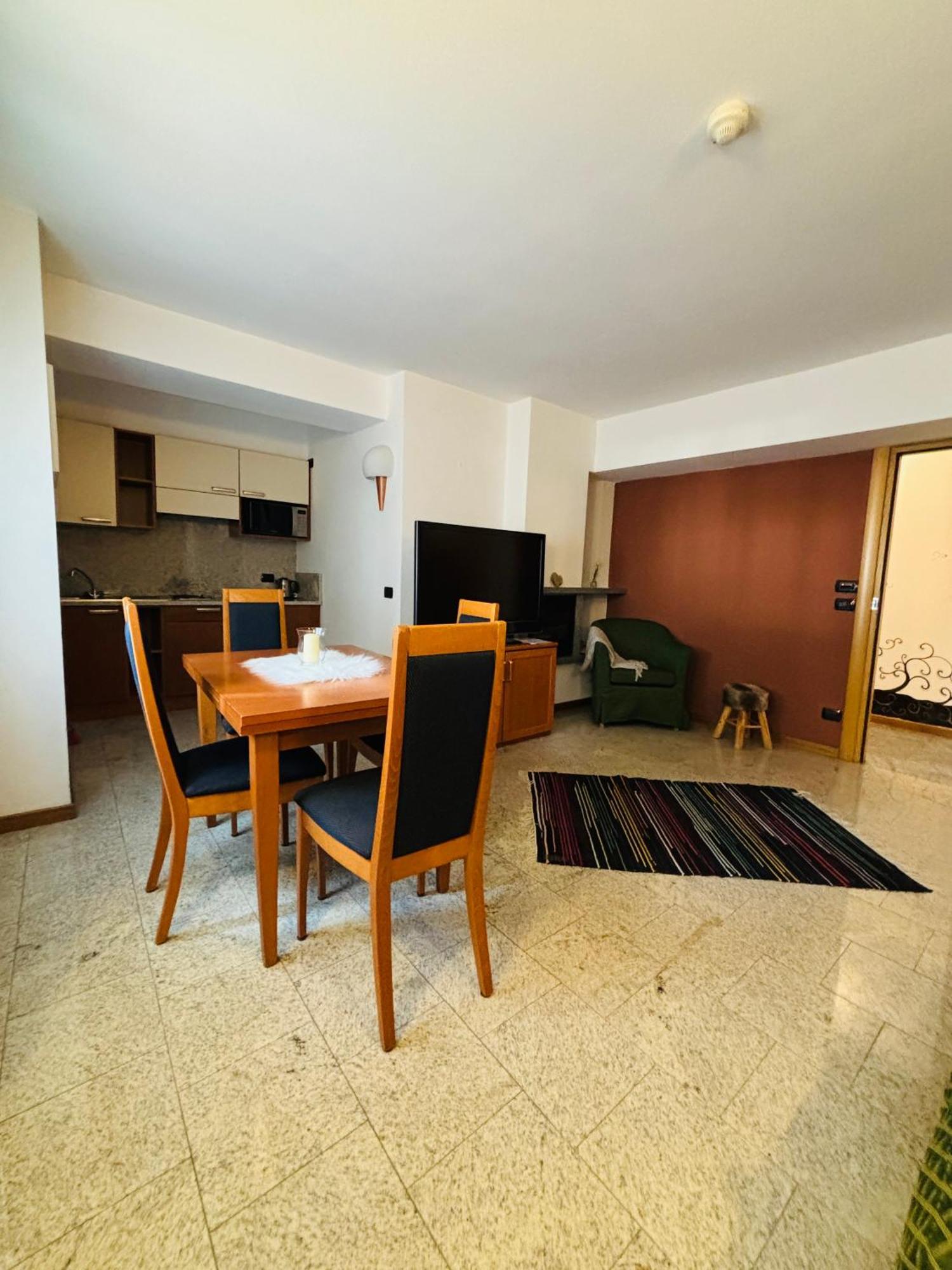 Residence Pizzo Scalino คีเอซา อิน วัลมาเลนโก ภายนอก รูปภาพ