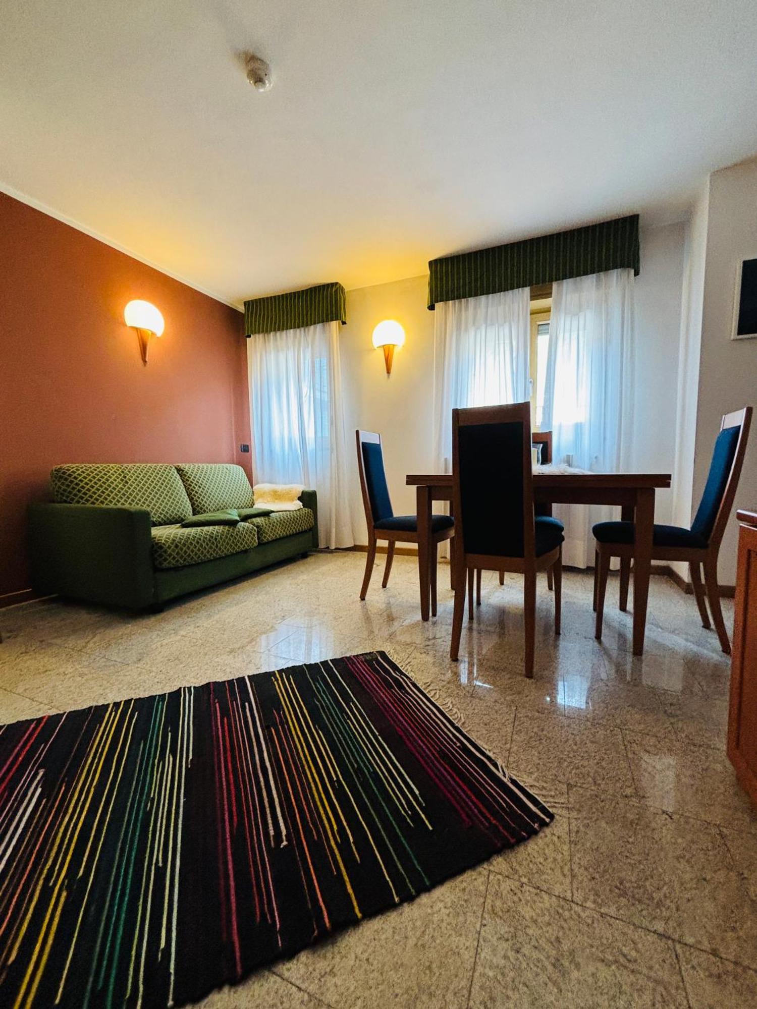 Residence Pizzo Scalino คีเอซา อิน วัลมาเลนโก ภายนอก รูปภาพ
